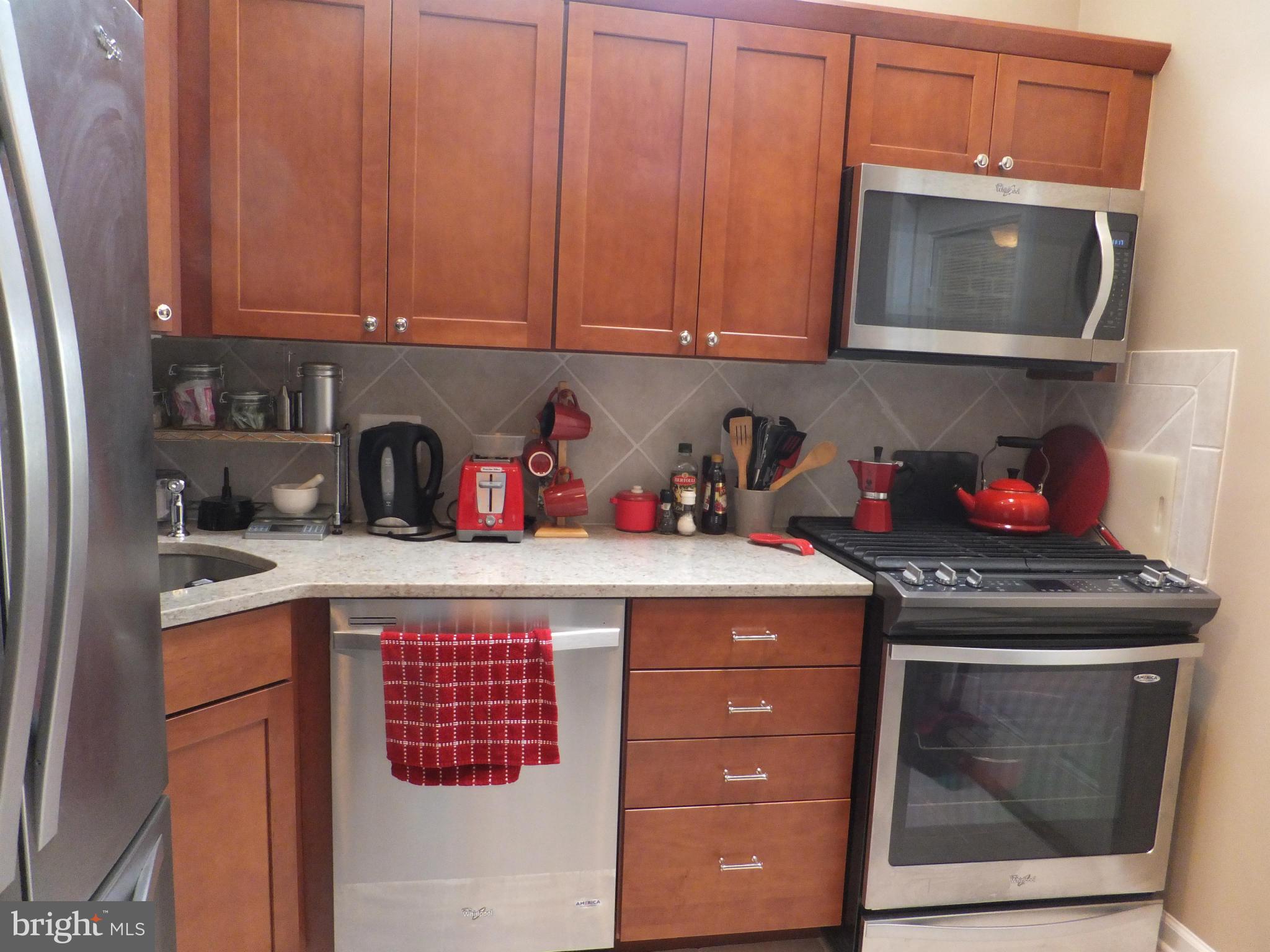 214 Chelsea Road Pasadena, MD 21122 - Photo 5 of 26 COMPLETELY REMODELED KITCHEN