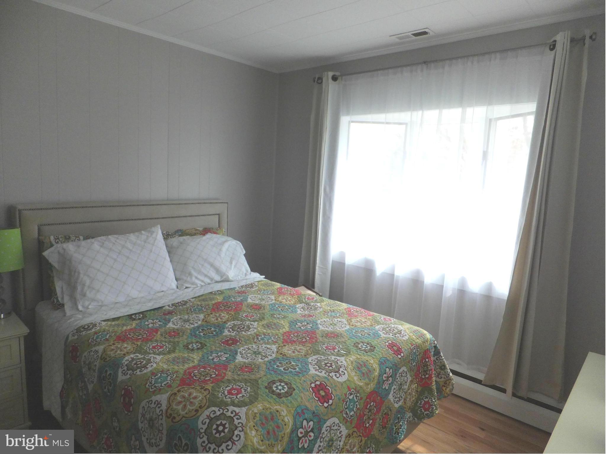 214 Chelsea Road Pasadena, MD 21122 - Photo 10 of 26 PLENTY NATURAL LIGHT