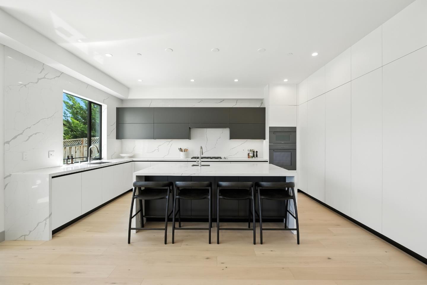 1127 Hillslope Place Los Altos, CA 94024 - Photo 15 of 70