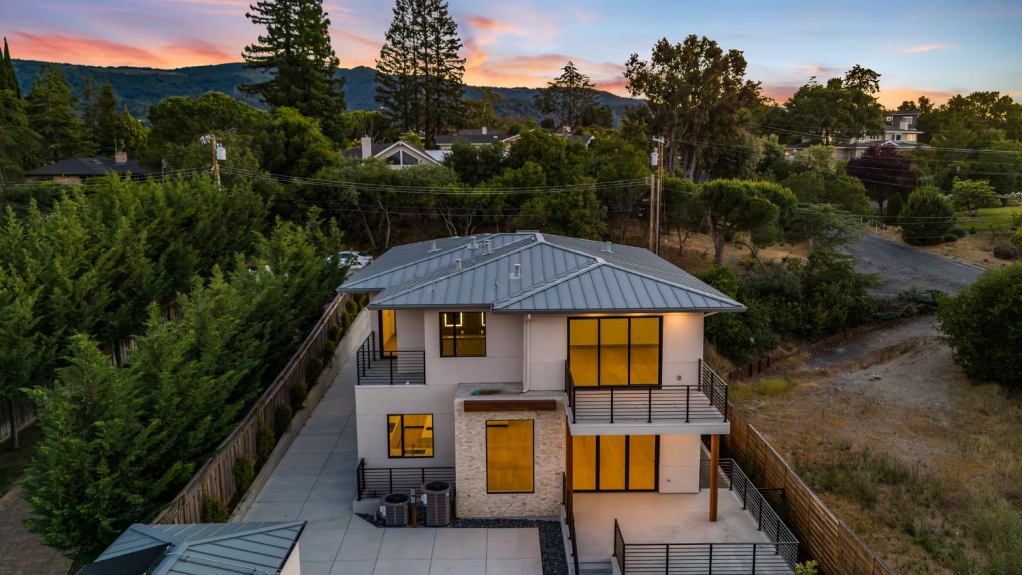 1127 Hillslope Place Los Altos, CA 94024 - Photo 68 of 70