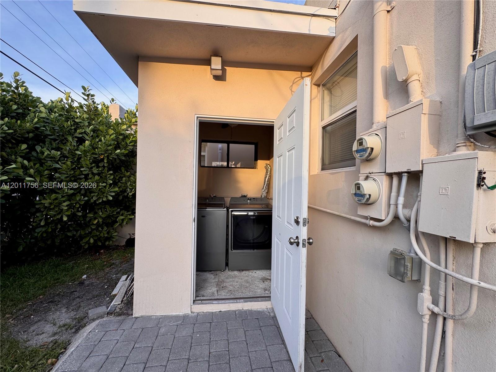 5800 Taylor Street, Unit 2 Hollywood, FL 33021 - Photo 22 of 24