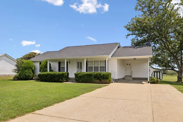 $299,000 | 685 Edgefield Drive, Hohenwald, TN 38462