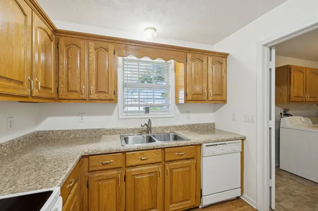 $299,000 | 685 Edgefield Drive, Hohenwald, TN 38462