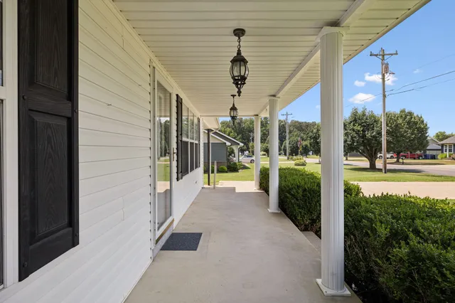 $299,000 | 685 Edgefield Drive, Hohenwald, TN 38462