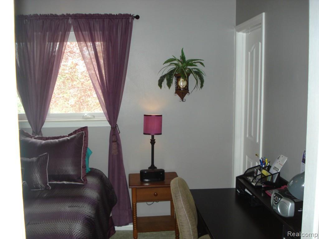 5474 Whipple Lake Road Clarkston, MI 48348 - Photo 28 of 47 Bedroom 2