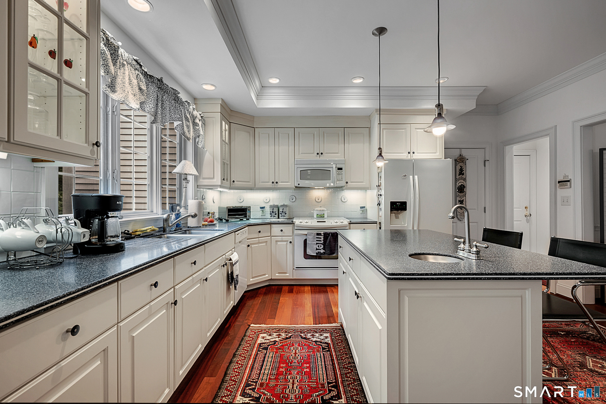 68 Hart Street Burlington, CT 06013 - Photo 12 of 38