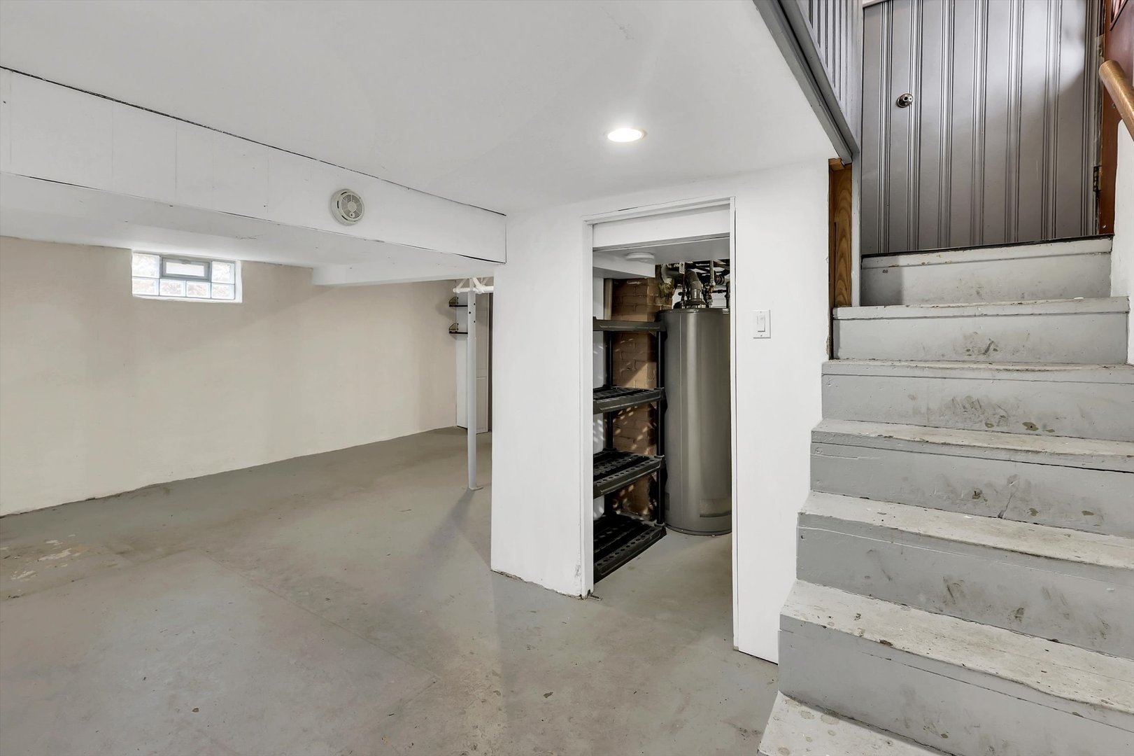 4038 Grove Avenue Brookfield, IL 60513 - Photo 34 of 45 a view of an empty room with stairs
