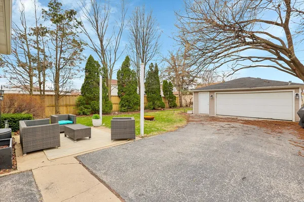 $365,000 | 4038 Grove Avenue, Brookfield, IL 60513