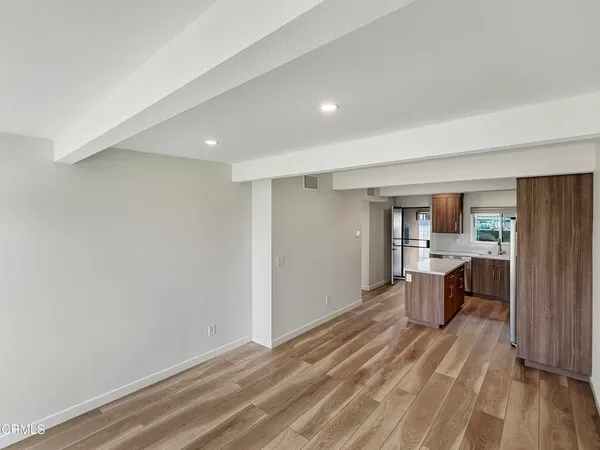 $2,850 | 61 B Redwood Avenue, Ventura, CA 93003