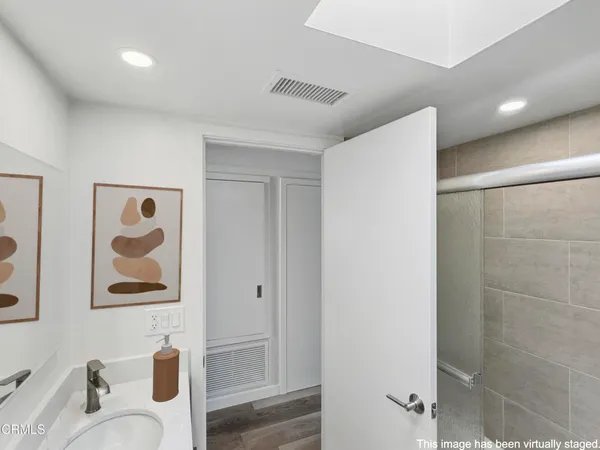 $2,850 | 61 B Redwood Avenue, Ventura, CA 93003