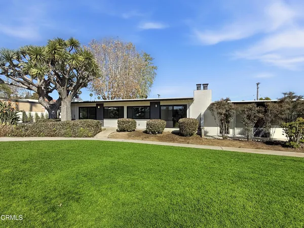 $2,850 | 61 B Redwood Avenue, Ventura, CA 93003