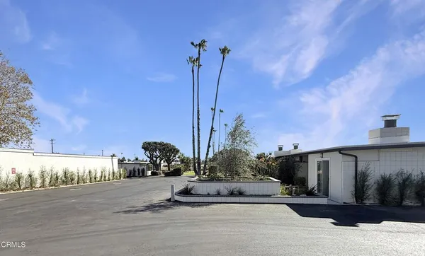 $2,850 | 61 B Redwood Avenue, Ventura, CA 93003