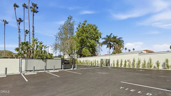 $2,850 | 61 B Redwood Avenue, Ventura, CA 93003