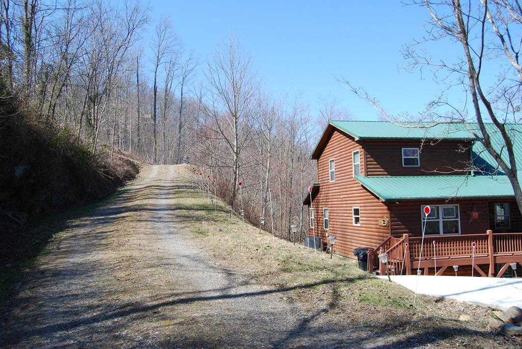 1013 Buck Ridge Drive Murphy, NC 28906 - Photo 35 of 42 Great easy access drive