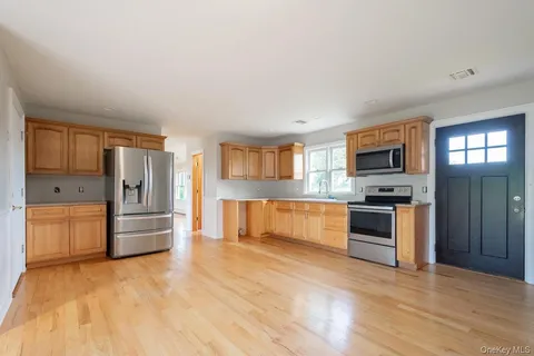 $1,099,999 | 300 South Snedecor Avenue, Bayport, NY 11705