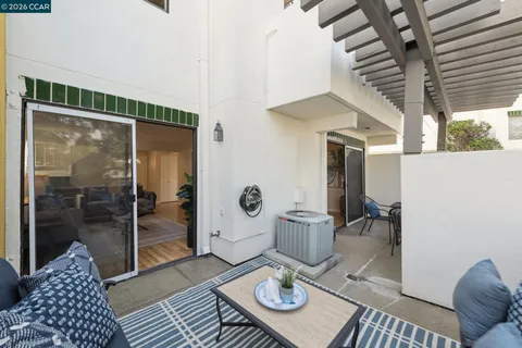 $575,000 | 68 Mozden Lane, Pleasant Hill, CA 94523