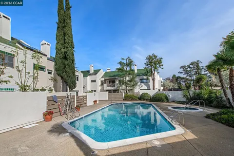 $575,000 | 68 Mozden Lane, Pleasant Hill, CA 94523