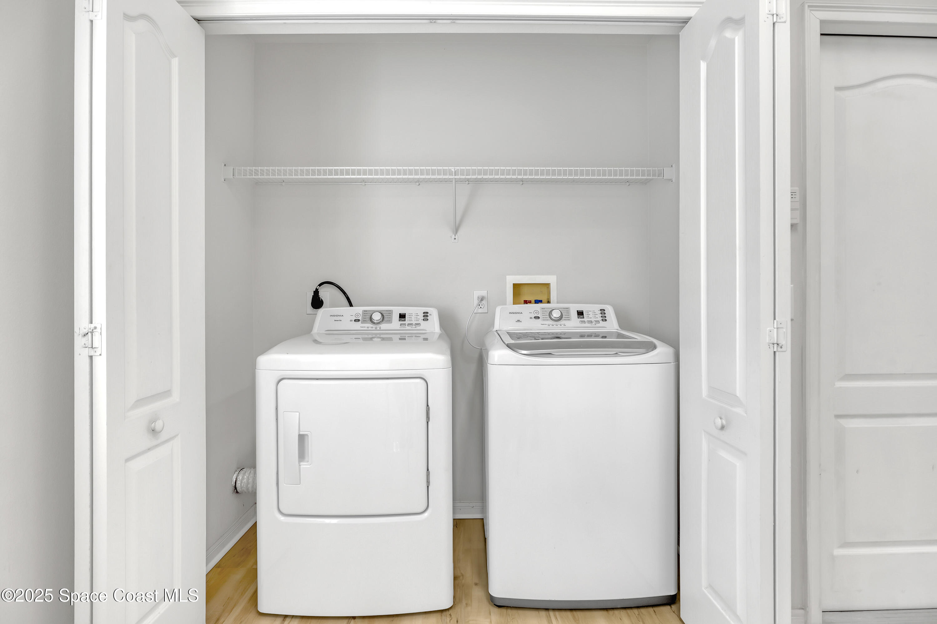 1692 Keys Gate Drive Melbourne, FL 32940 - Photo 15 of 26 a utility room with dryer and washer