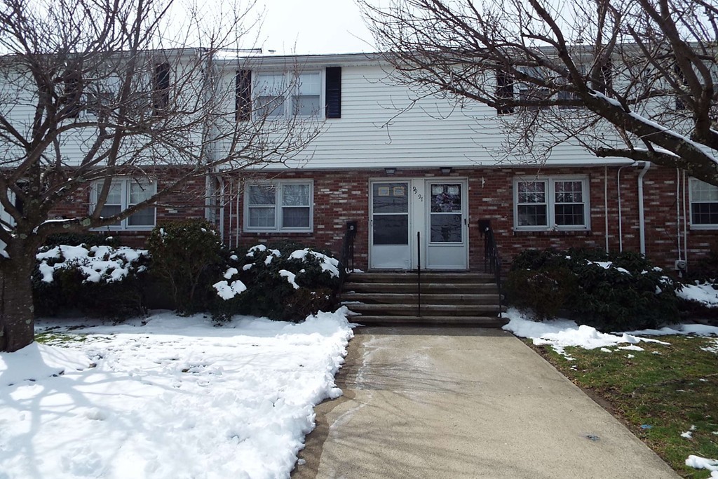99 Durham Road, Unit 99 Dedham, MA 02026 - Photo 3 of 13 Gallery Image 3