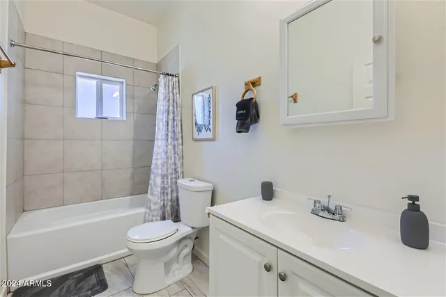 $2,800 | 2233 East Sheridan Street, Phoenix, AZ 85006