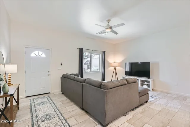 $2,800 | 2233 East Sheridan Street, Phoenix, AZ 85006