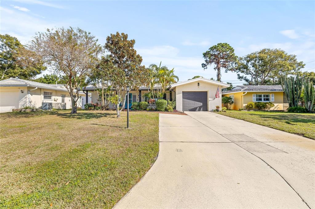 2423 Rutland Lane Clearwater, FL 33763 - Photo 5 of 68 Gallery Image 5