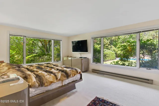 $3,895,000 | 43 Sterling Road South, Greenwich, CT 06831