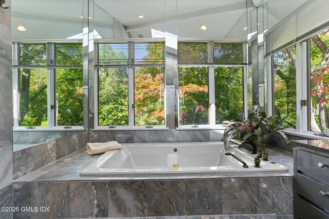 $3,895,000 | 43 Sterling Road South, Greenwich, CT 06831