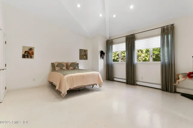 $3,895,000 | 43 Sterling Road South, Greenwich, CT 06831