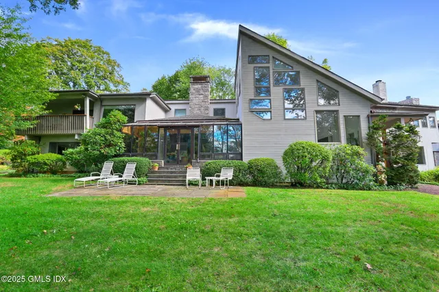 $3,895,000 | 43 Sterling Road South, Greenwich, CT 06831