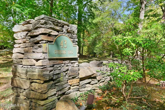 $3,895,000 | 43 Sterling Road South, Greenwich, CT 06831