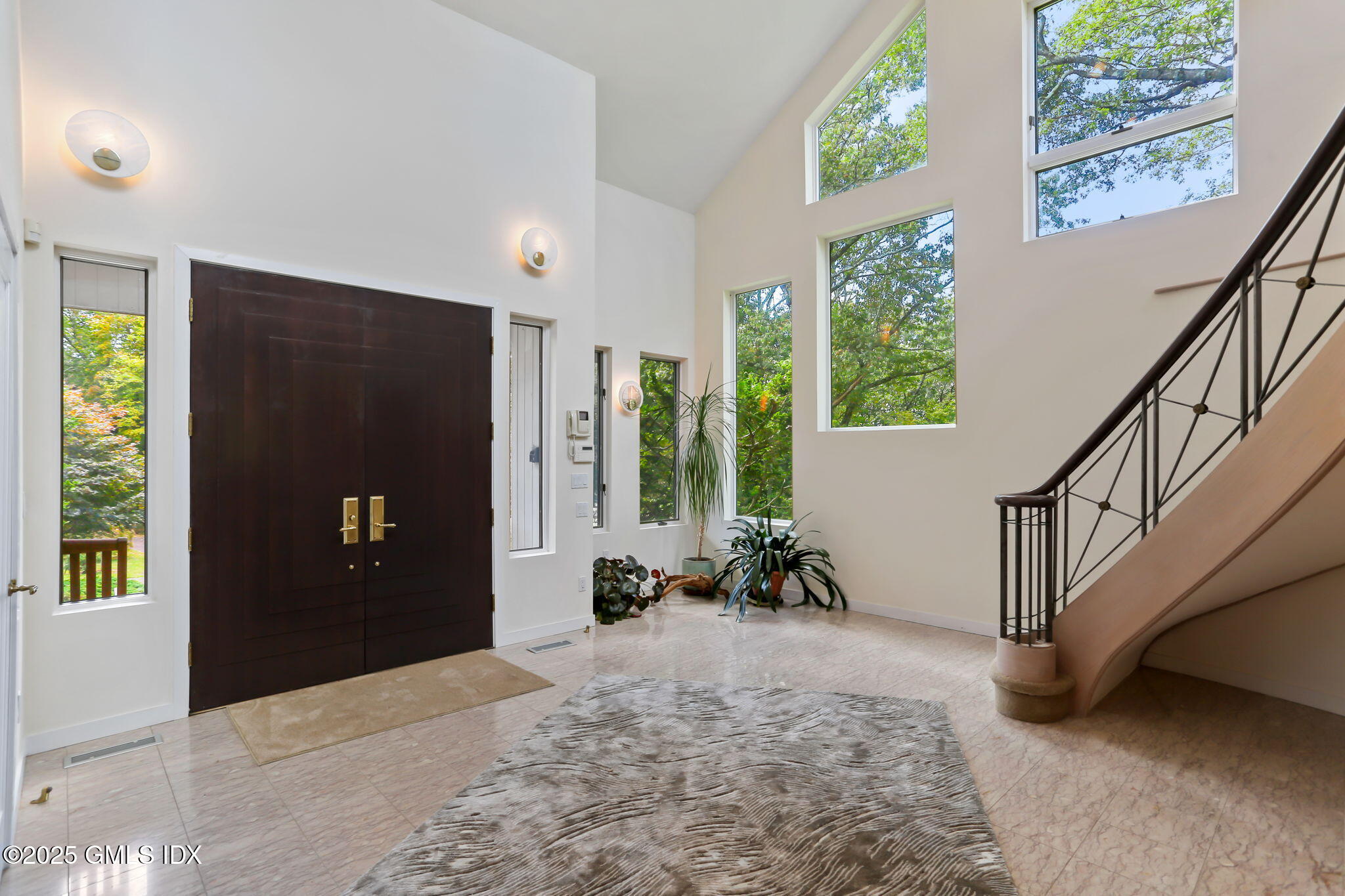 43 Sterling Road South Greenwich, CT 06831 - Photo 7 of 45 Well Lit Spaces with high ceilings