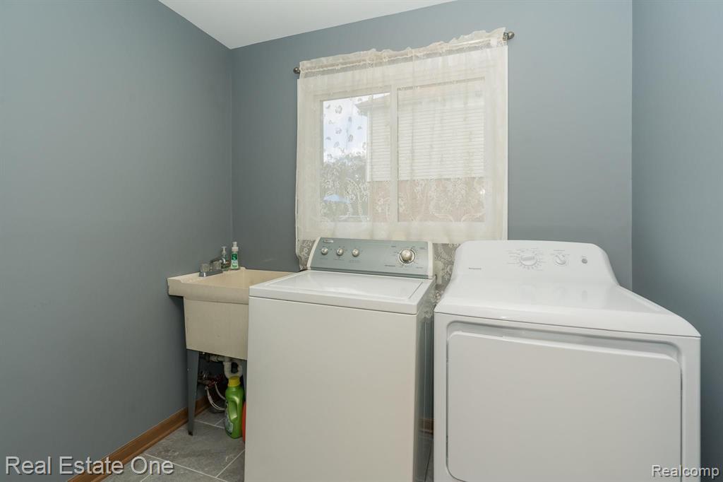 1401 Lomas Verdes Rochester Hills, MI 48306 - Photo 26 of 42