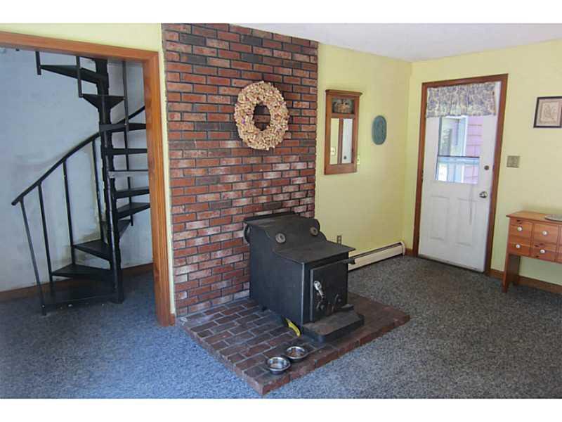12 Birch Ridge Avenue Topsham, ME 04086 - Photo 10 of 35 Other. Sitting room off the kithen. ...