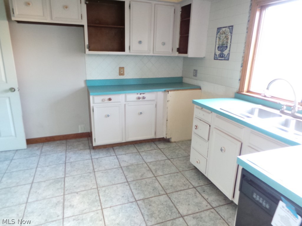 592 Darrow Road Akron, OH 44305 - Photo 2 of 14