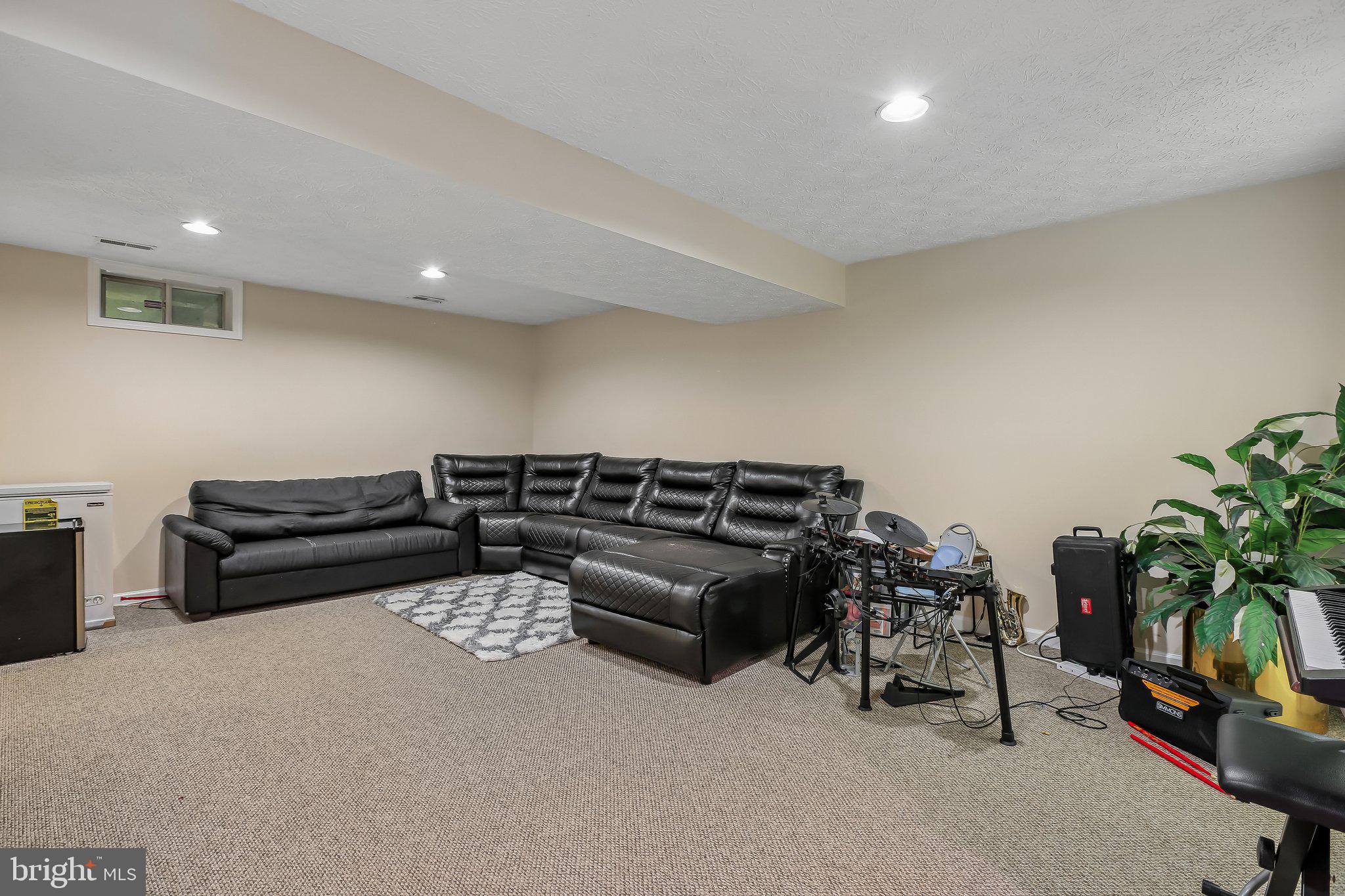 9236 Stream View Lane Laurel, MD 20723 - Photo 16 of 26 Gallery Image 16
