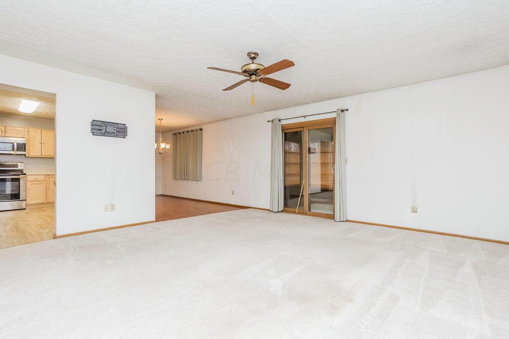 3965 Karl Road, Unit 102 Columbus, OH 43224 - Photo 10 of 25 Living Room
