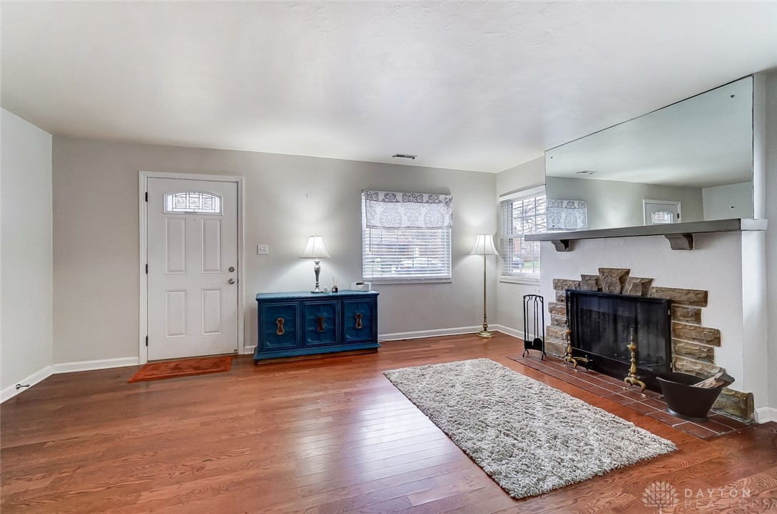 916 Devonshire Road Dayton, OH 45419 - Photo 3 of 35 Gallery Image 3