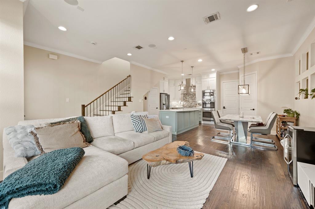 8254 Laflin Lane Dallas, TX 75231 - Photo 6 of 30