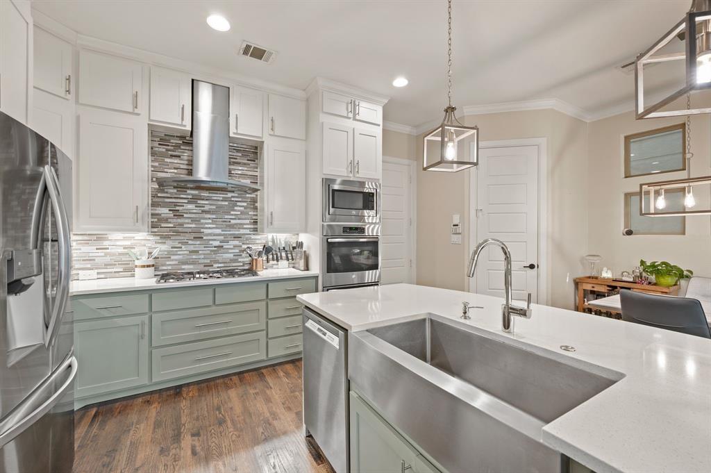 8254 Laflin Lane Dallas, TX 75231 - Photo 10 of 30