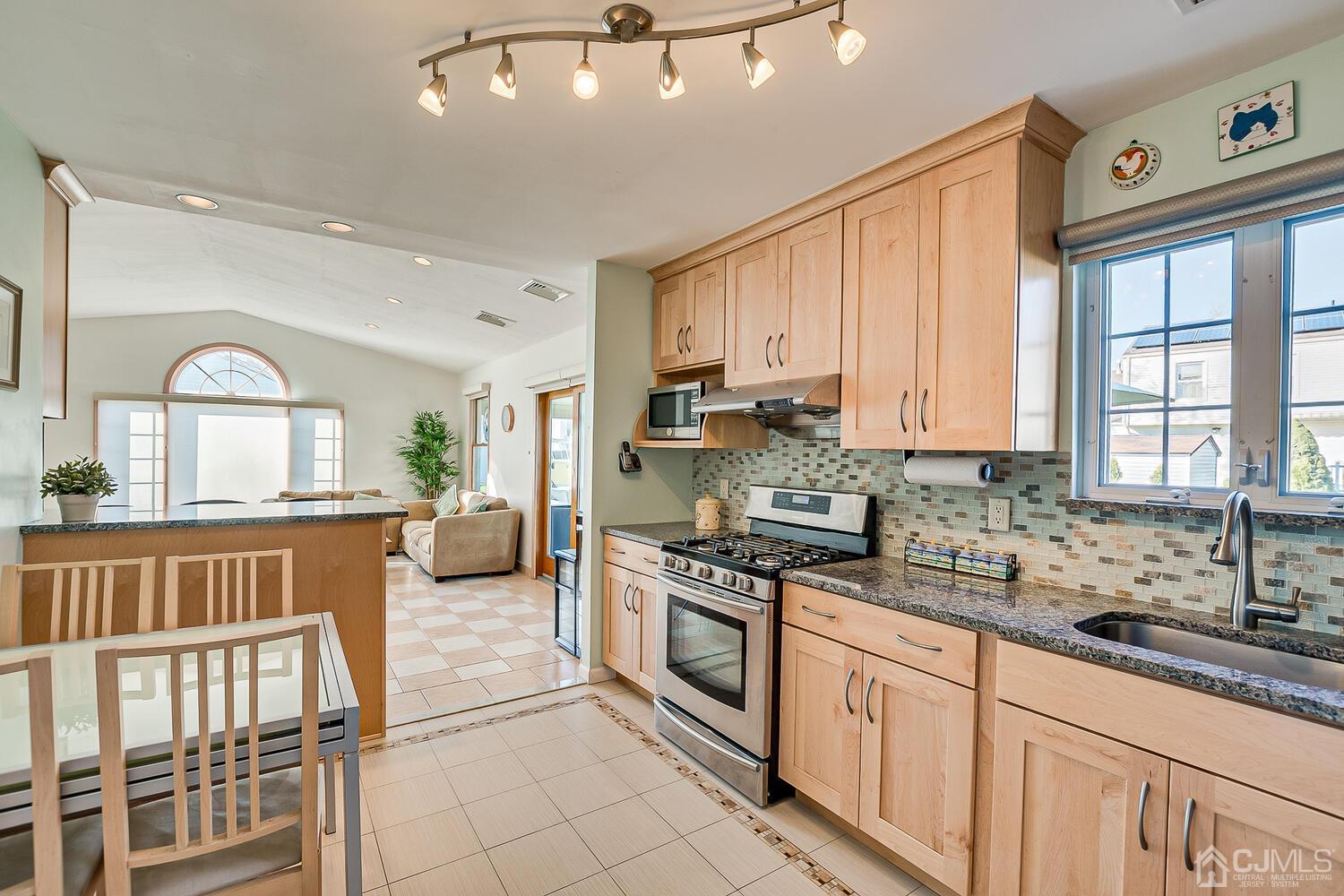 55 Rainford Road Edison, NJ 08820 - Photo 14 of 39 Gallery Image 14
