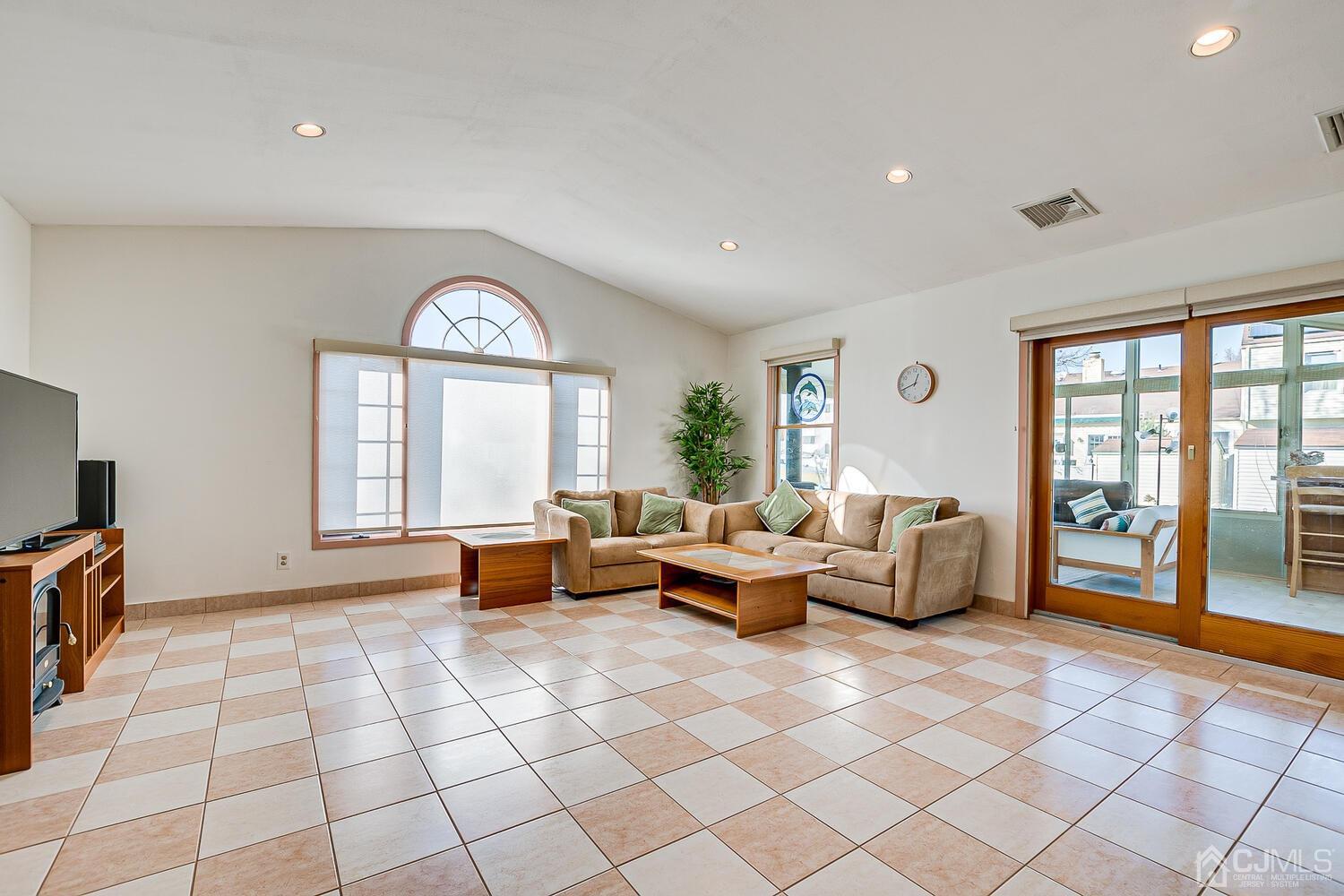 55 Rainford Road Edison, NJ 08820 - Photo 22 of 39 Gallery Image 22