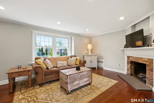 $369,000 | 51 Oakdale Street, Wethersfield, CT 06109