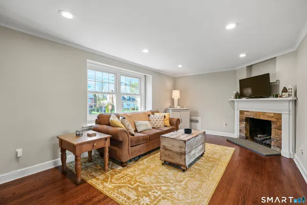 $369,000 | 51 Oakdale Street, Wethersfield, CT 06109