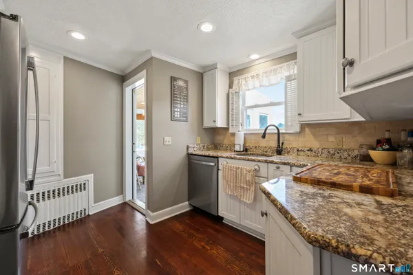 $369,000 | 51 Oakdale Street, Wethersfield, CT 06109