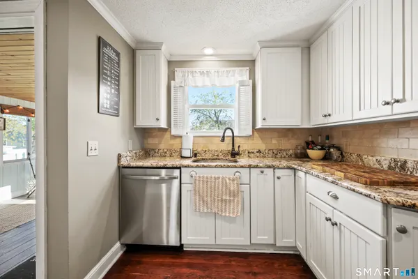 $369,000 | 51 Oakdale Street, Wethersfield, CT 06109