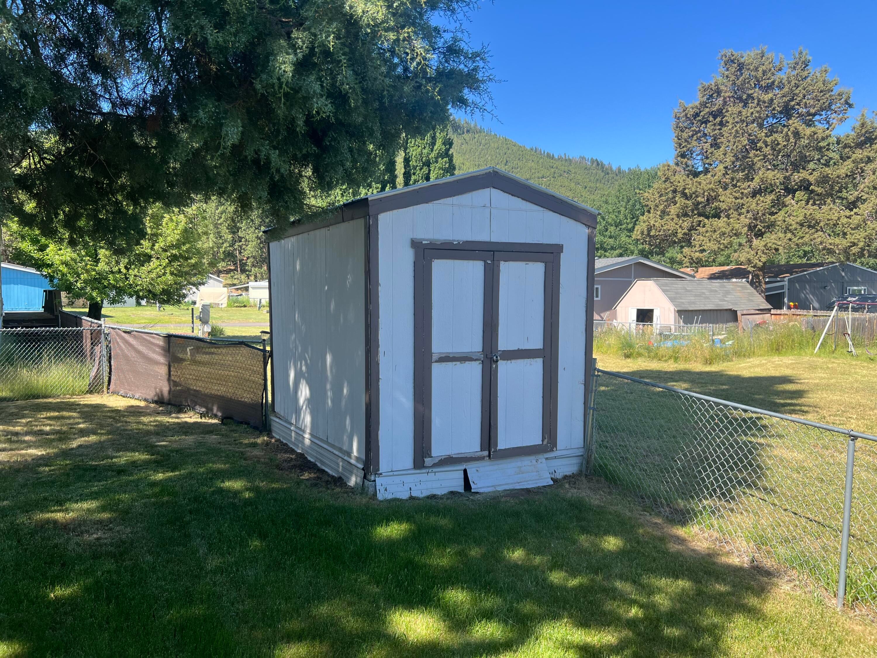 4000 Round Lake Road, Unit 91 Klamath Falls, OR 97601 - Photo 5 of 18 IMG_5182