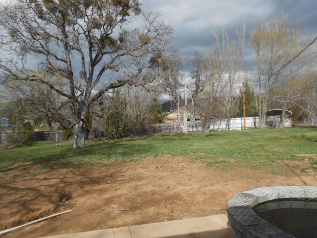 15600 Jones Road White City, OR 97503 - Photo 5 of 28 Part of the back yard, maintenance upgra