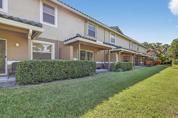 $319,000 | 2990 Southeast Lexington Lakes Drive, Stuart, FL 34994