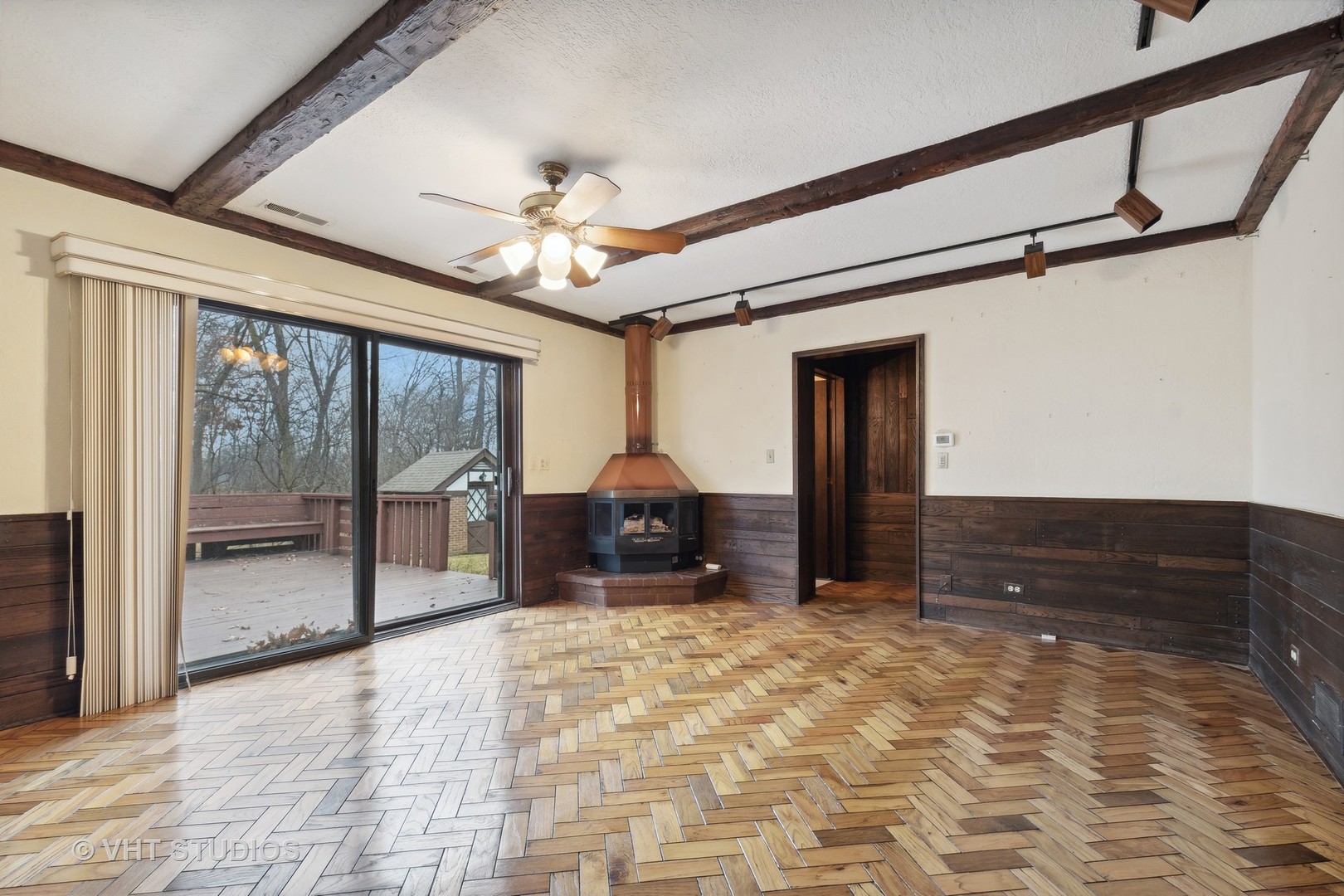 835 Heather Road Deerfield, IL 60015 - Photo 7 of 29 a view of a entryway door